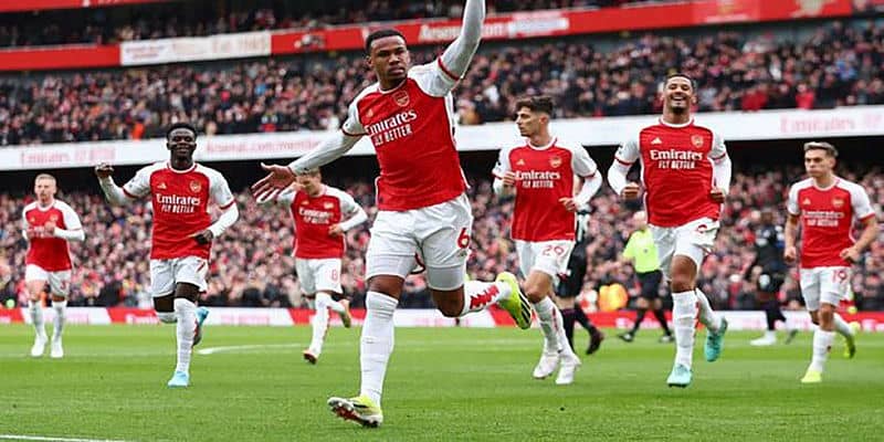 Arsenal chính thức lên top 1 bảng xếp hạng EPL 